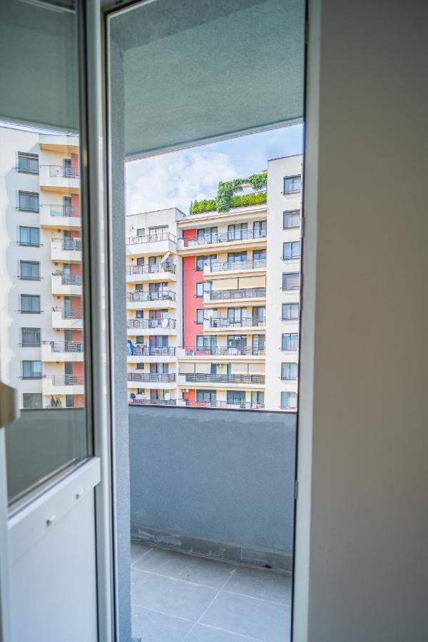Refreshingly Chic: Newly Renovated 2Br Apartment Bucarest Exterior foto