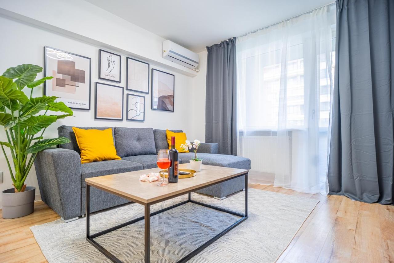 Refreshingly Chic: Newly Renovated 2Br Apartment Bucarest Exterior foto