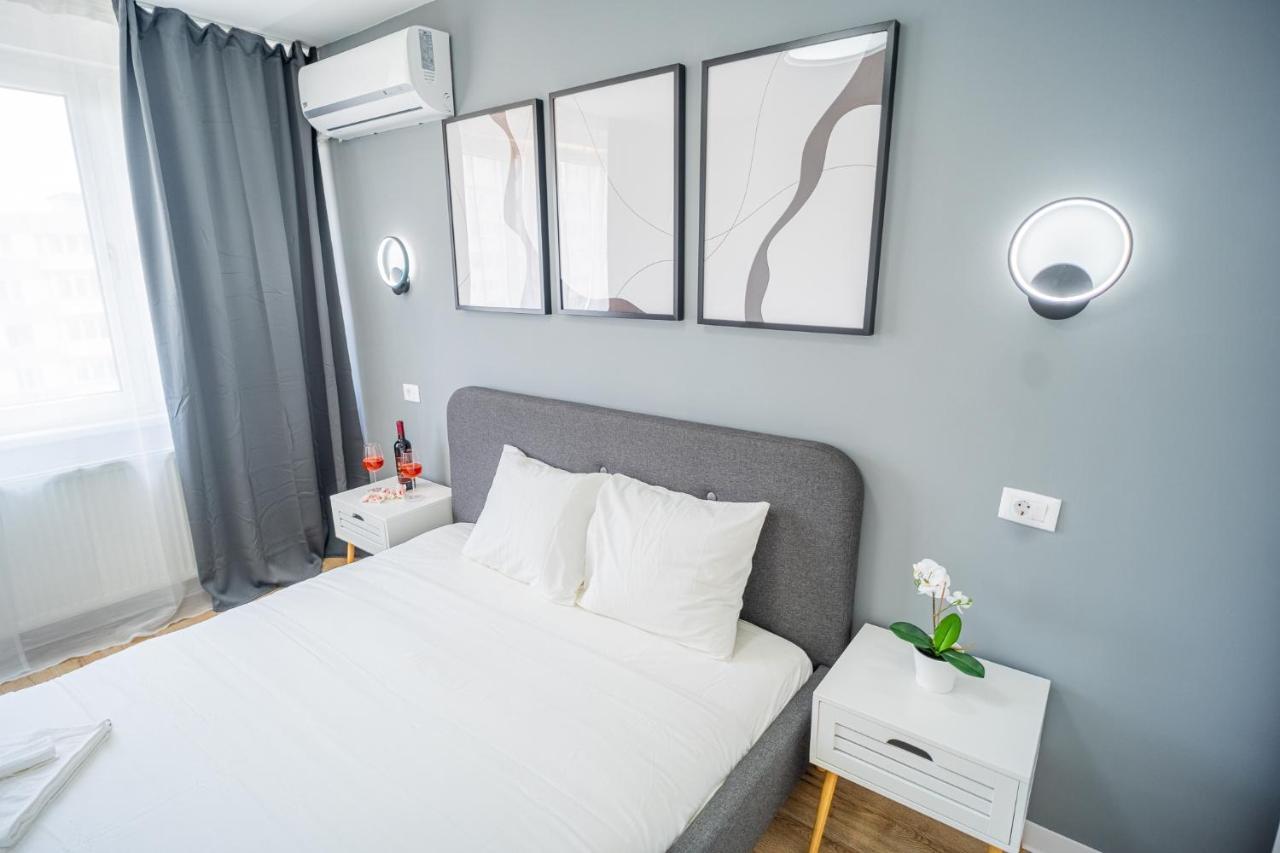 Refreshingly Chic: Newly Renovated 2Br Apartment Bucarest Exterior foto