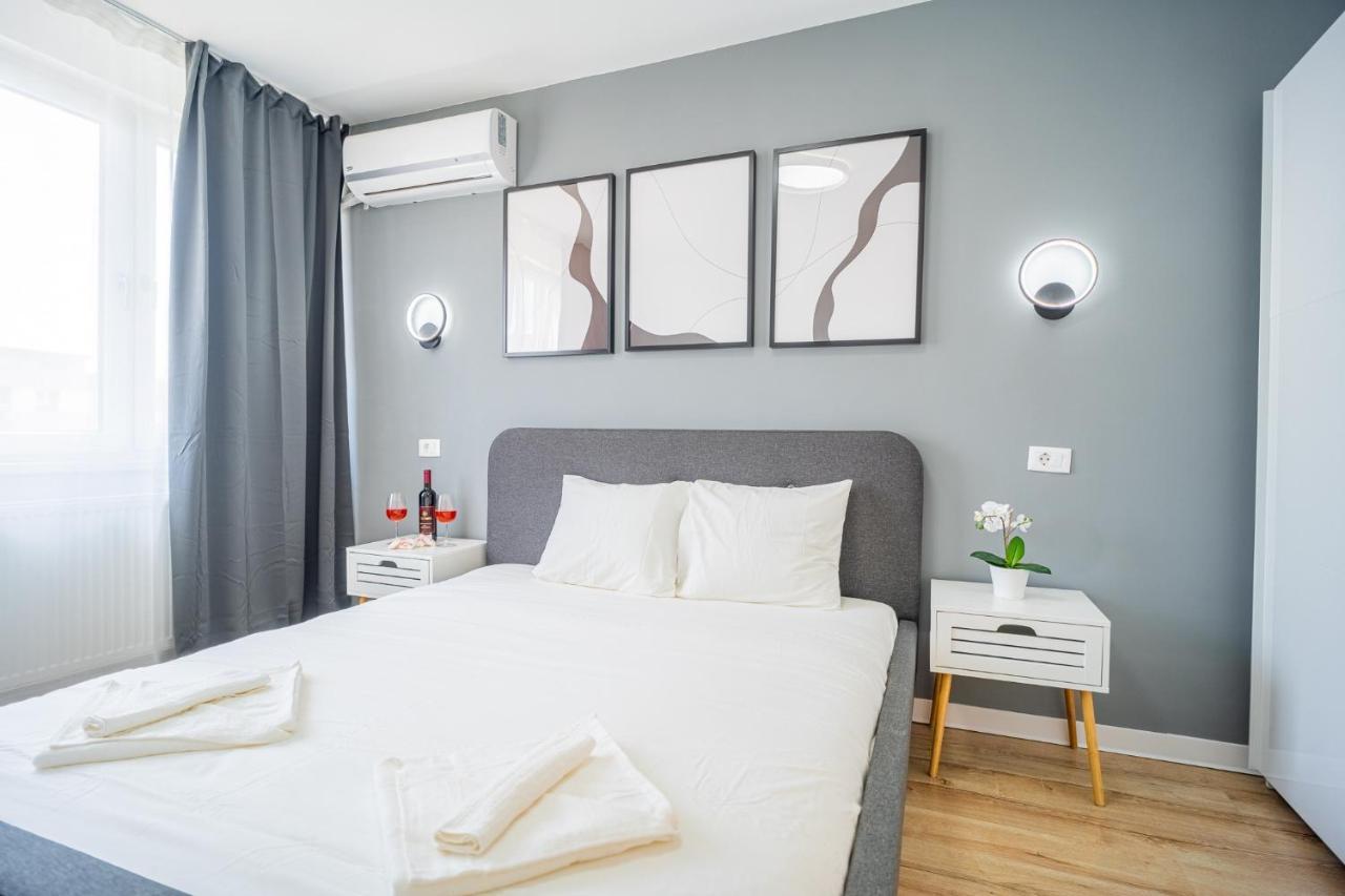 Refreshingly Chic: Newly Renovated 2Br Apartment Bucarest Exterior foto